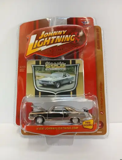 '70 Dodge Dart Swinger 2008 Johnny Lightning Classic Gold Collection Chrome Edition 1:64 Scale openi...