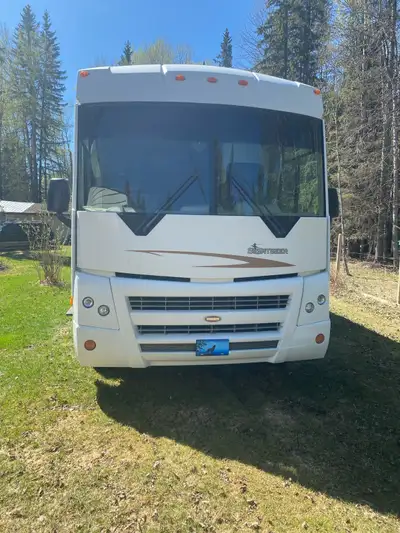 2008 Winnebago sightseer 30B. Ford chassis with V10. 146000 km, well maintained, new tires 2020, new...
