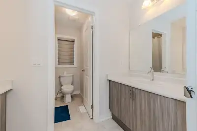 Private Room available for rent to a female in cambridge