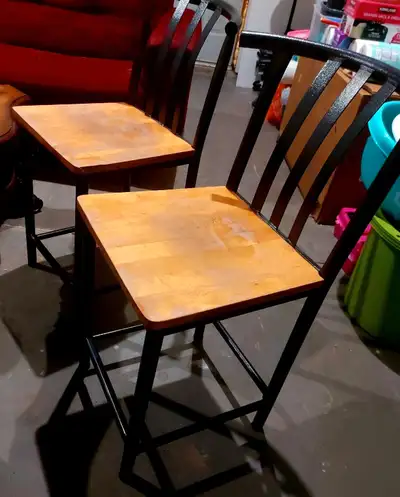 Bar top chairs 4 piece want GONE ASAP