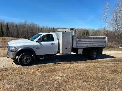 2016 Dodge Ram 5500 dump truck , Cummins diesel, aluminum dump body, integrated side access tool cab...