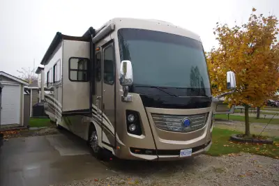 2012 Holiday Rambler Ambassador 40PDQ Luxury coach. Dual ducted air, dual gas furnace, all leather i...