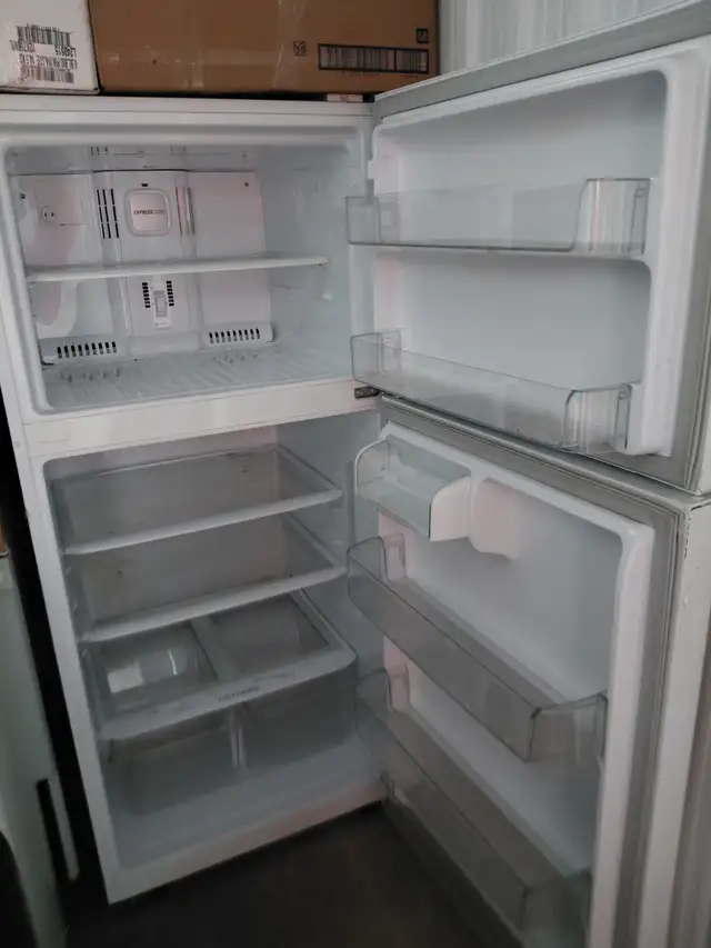 Fridge and stove in Refrigerators in City of Montréal - Image 2