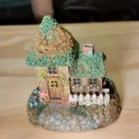 Tiny Treasures Woodland Fairytale Thatch Cottage Structure - $20