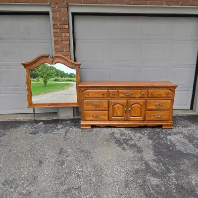Beautiful Kroehler 9 Drawer Dresser w Mirror, View more