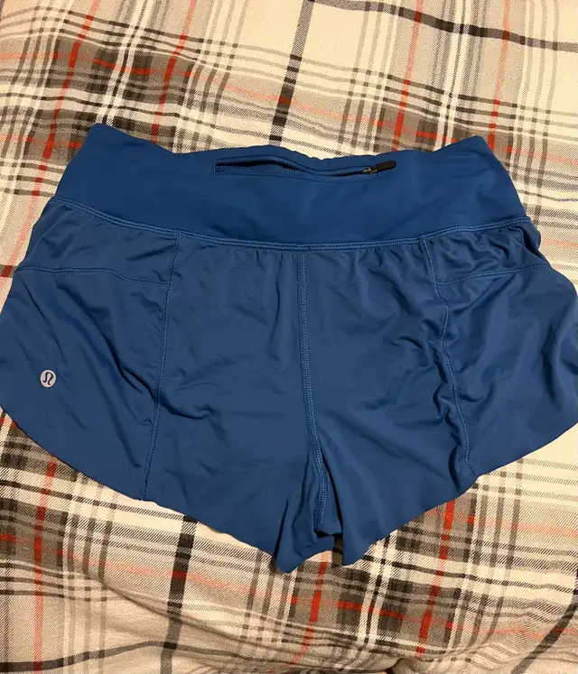 Lululemon Yoga Shorts in Women's - Bottoms in Delta/Surrey/Langley - Image 3