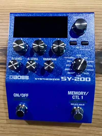 Boss - SY-200 (Guitare Synthétiseur), View more