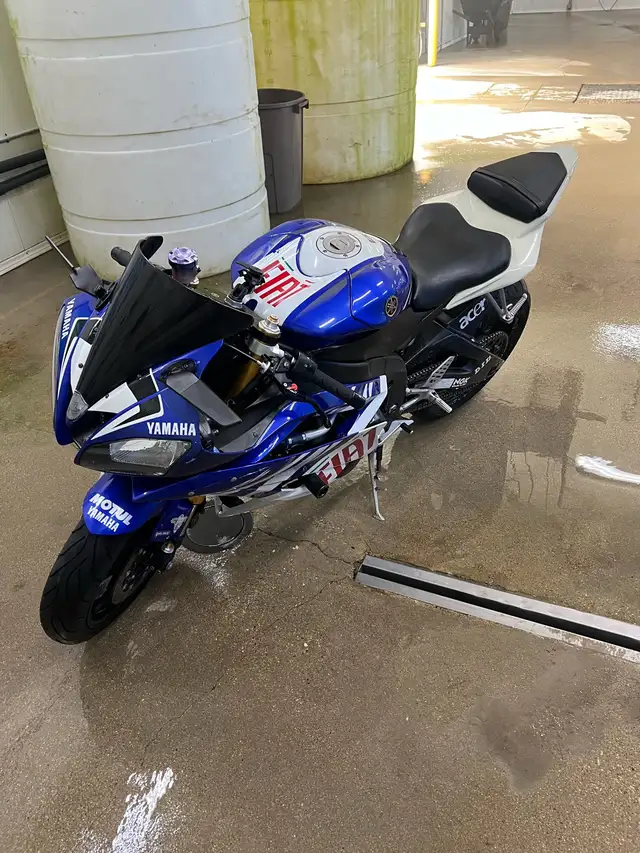 2006  Yamaha r6 in Sport Bikes in Winnipeg - Image 5