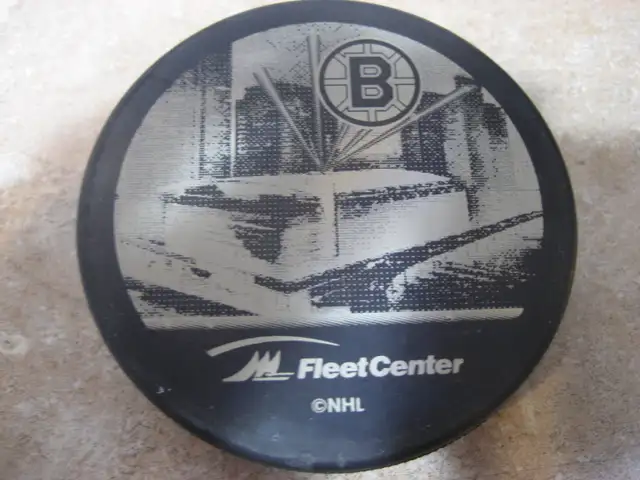 BOSTON BRUINS RARE OFFICIAL GAME PUCK INAUGURAL SEASON FLEET CEN in Arts & Collectibles in Moncton - Image 3