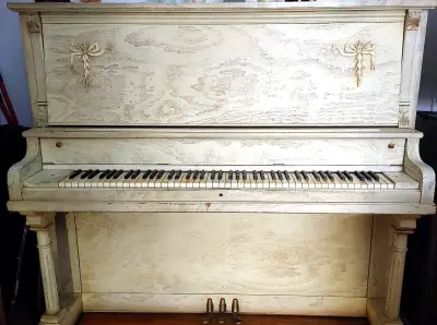 Piano C.W Lindsay Ltd Montreal  - En bon état, View more