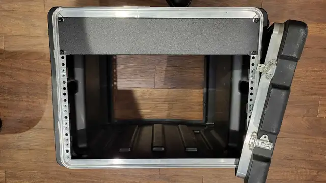 Rackmount SKB 8 espaces in Pro Audio & Recording Equipment in Sherbrooke - Image 3