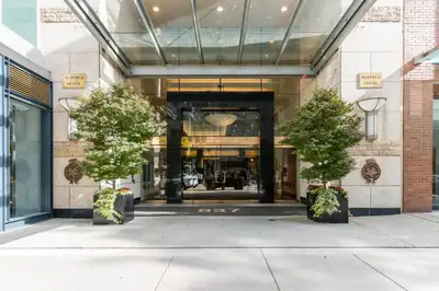 City Vibes – Modern Rooms Downtown