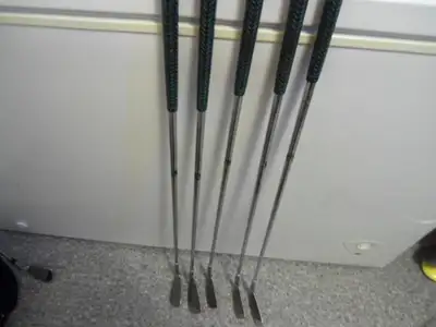 WILSON LIGHT STEEL LEFT HANDED GOLF IRONS, View more