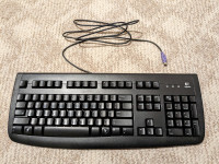 Keyboard Logitech PS/2 Black - Works Great