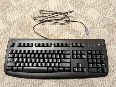 Keyboard Logitech PS/2 Black - Works Great, View more