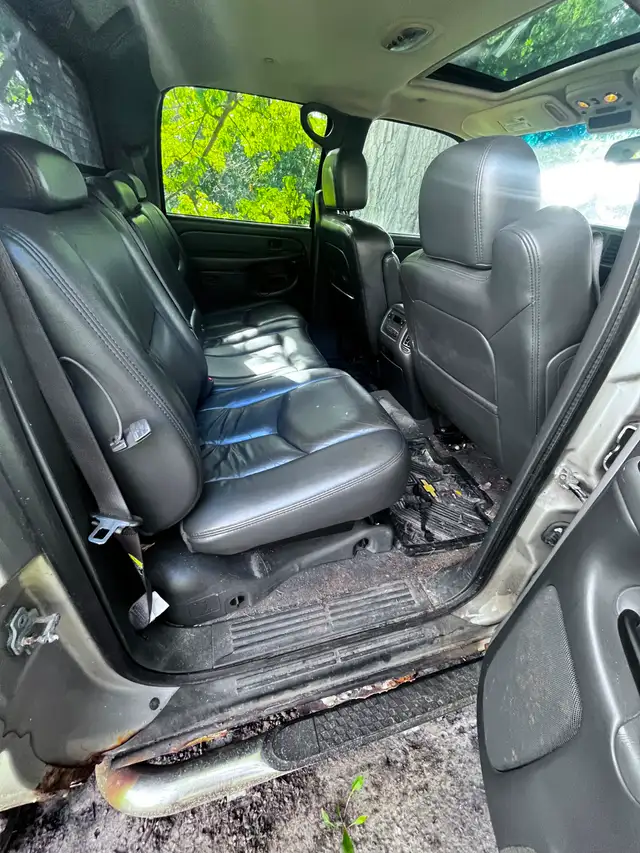 2004 Chevy Avalanche573776103358474244