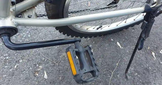 SPORTEK RIDGERUNNER 18-SPEED BIKE in Mountain in London - Image 9