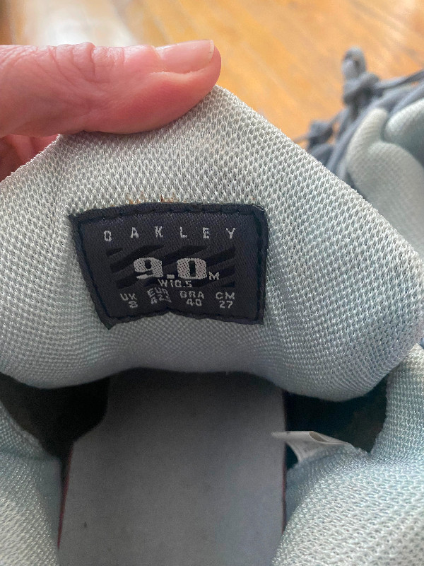 Men’s size 9 Oakley shoes in Men's Shoes in Calgary - Image 3