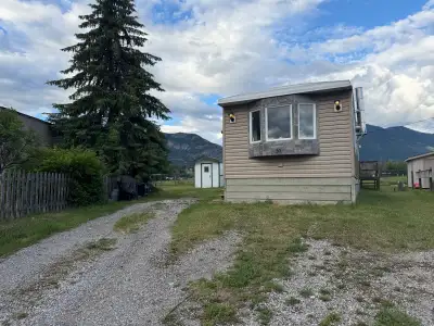 Posting for our neighbour: Check out this newly upgraded 57 foot beautiful mountain getaway. Built i...