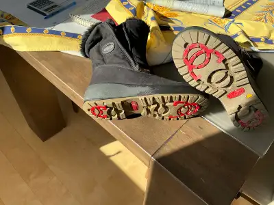 bottes Olang. pointure 7 , View more