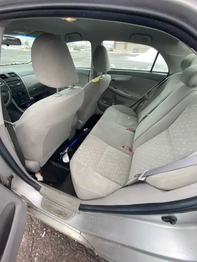 2010 Corolla le in Cars & Trucks in Barrie - Image 8