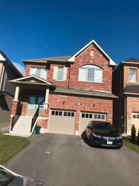 4 Bedrooms House available for Rental In Oshawa 