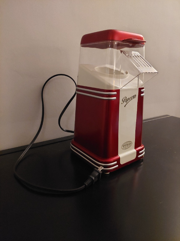 PopCorn Popper in Microwaves & Cookers in Oakville / Halton Region - Image 2