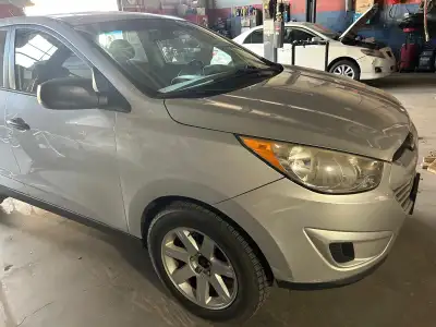 2012 Hyundai Tucson Great condition Call only please 4162784721 maintained very well drives great cl...