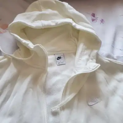 Nike hoodie - new

, View more