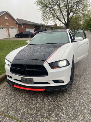 2011 Dodge Charger White/black 