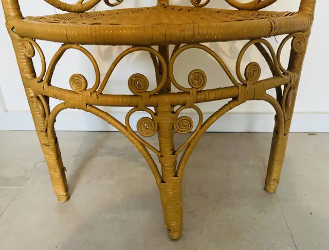 Wicker Rattan Corner Shelf Etagere Vintage Boho Plants GREAT in Bookcases & Shelving Units in City of Toronto - Image 6