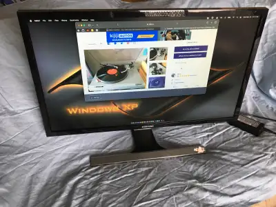 https://www.samsung.com/us/computing/monitors/uhd-and-wqhd/samsung-uhd-23-6-monitor-with-high-glossy...