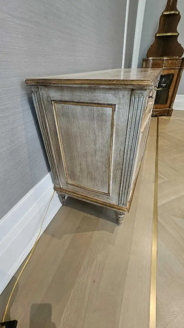 Vintage Sideboard/Buffet  in Hutches & Display Cabinets in City of Toronto - Image 5