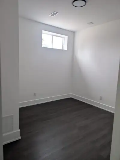 *Available Immediately* *Prime Location:* * 2–3 minutes walking distance to Durham College / UOIT *...