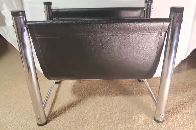 RETRO CHROME & FAUX LEATHER SLING MAGAZINE/LP HOLDER in Arts & Collectibles in London - Image 3