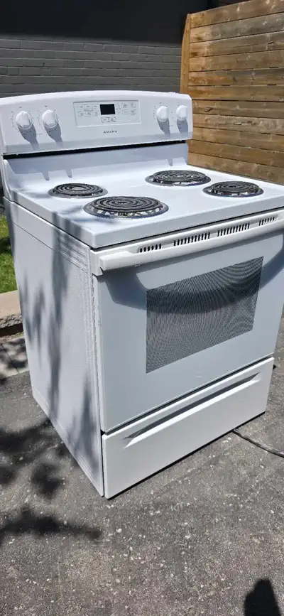 ***** WHITE AMANA STOVE *****, View more