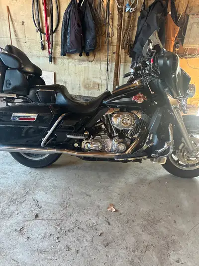 2007 ultra classic with all the bells and whistles. Transmission, primary, oil changes every 5000 km...