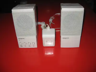 HAUT-PARLEURS CREATIVE - CLAVIERS ET SOURIS - DIFFÉRENTS CÂBLES, View more