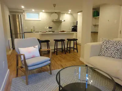 Available NOVEMBER 1st: Fully furnished one-bedroom apartment steps from the canal and Flora Footbri...