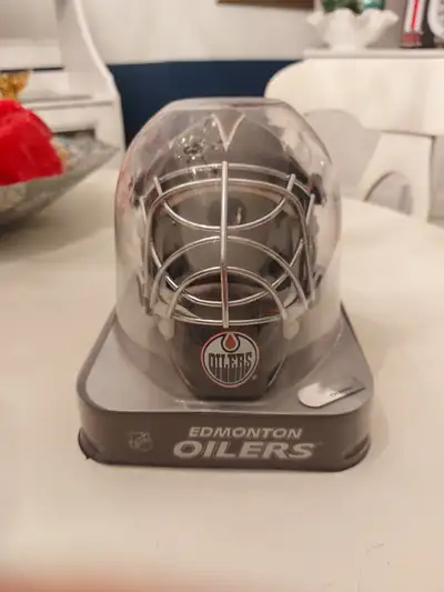 Edmonton oilers goalie mask, View more