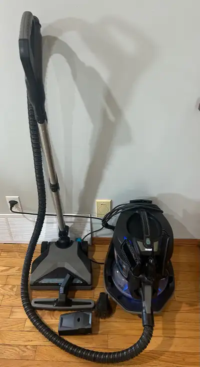 Works great we just don’t have as much of a use for it anymore. Comes with all the attachments shown...