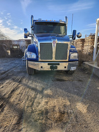 Tri Axle Dump Truck