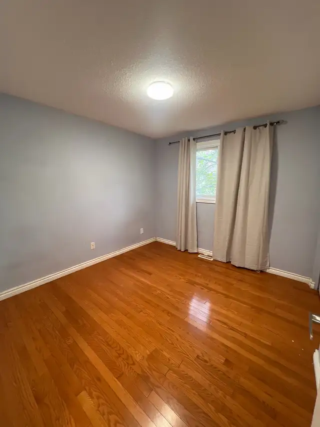 Private or sharing room available - fairway station, Kitchener  in Room Rentals & Roommates in Kitchener / Waterloo - Image 9