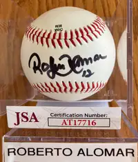 Toronto Blue Jays HOF Roberto Alomar Autographed Ball with COA.