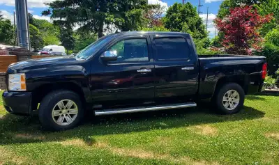 2011 Chevrolet Silverado 1500 LT 4x4 - 5.3L vortex 302,000KM SELLING AS IS - NEEDS TRANSMISSION REPA...