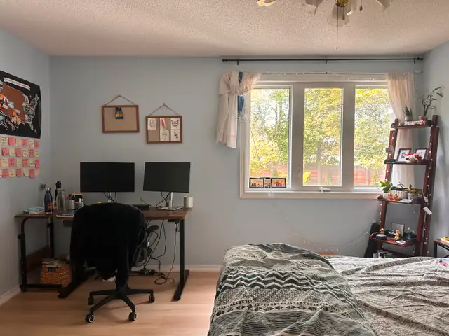 Private Master Bedroom for rent near Boardwalk Waterloo63782575004545123
