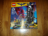 Lego Batman The Bat-Space Shuttle 70923 neuf jamais ouvert!