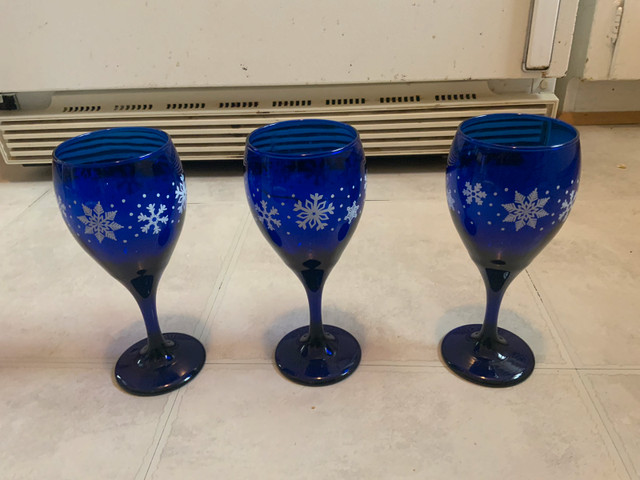 Set of 3 Snowflake Vtg Libbey Cobalt Blue Wine GLASSES in Arts & Collectibles in City of Toronto