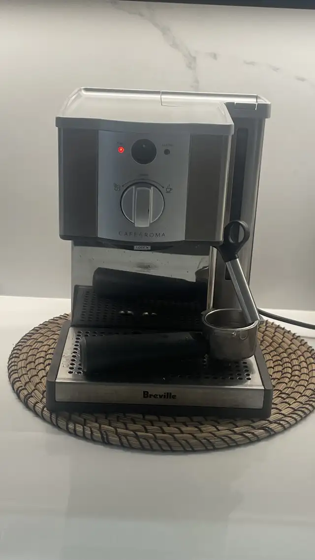 Breville Cafe Roma Espresso Coffee Machine in Coffee Makers in City of Toronto - Image 2