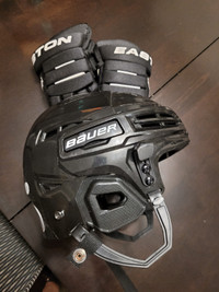 Hockey helmet and gloves youth 3-6 yrs old